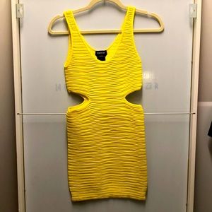Bebe bodycon yellow dress P/S